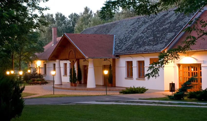 Gerby Kria Hotel s Lovasudvar Lajosmizse - Oktber 23. 