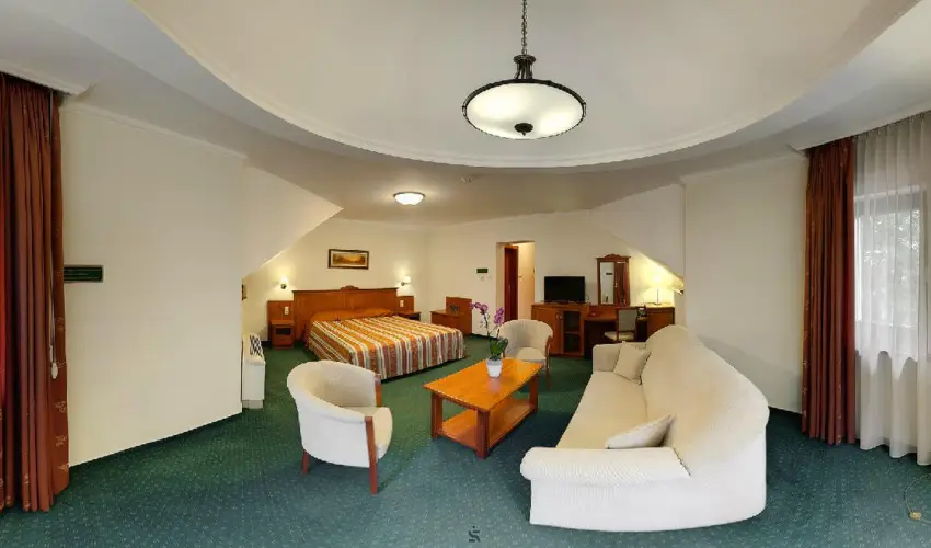 Gerby Kria Hotel s Lovasudvar Lajosmizse - Oktber 23. 