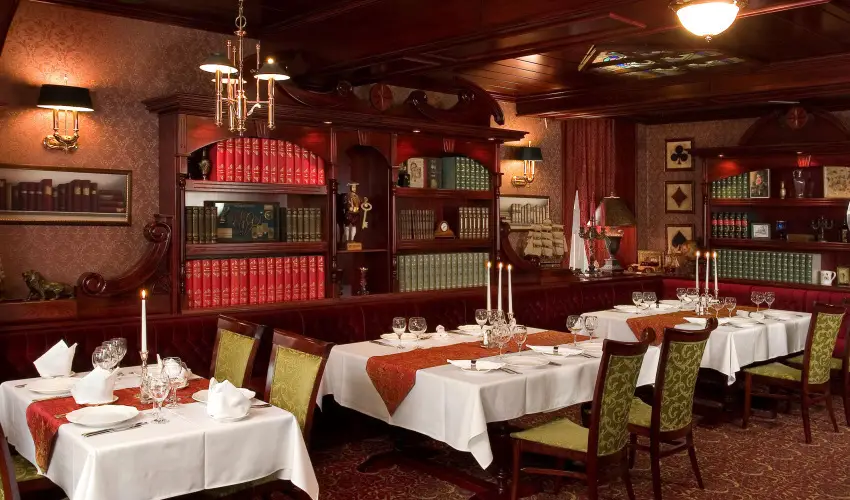 Golden Ball Club Hotel Gyr - Oktber 23. 