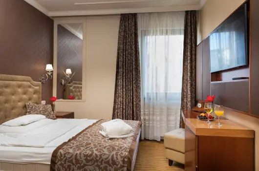 Golden Ball Club Hotel - Oktber 23. 