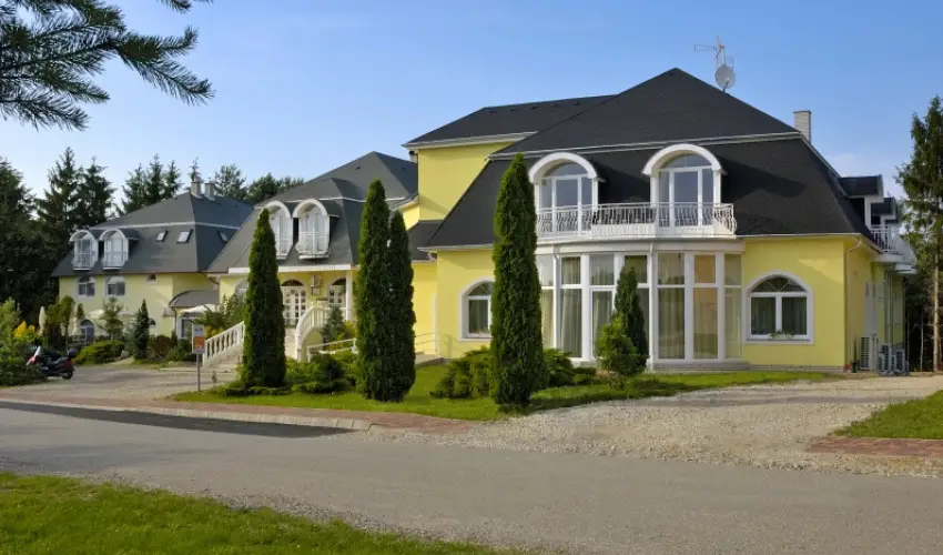 Gosztola Gyngye-az erd szllodja Gosztola - Oktber 23. (min. 3 j)