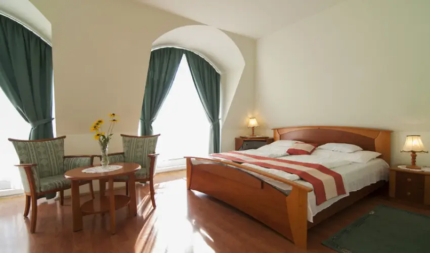 Gosztola Gyngye-az erd szllodja Gosztola - Oktber 23. (min. 3 j)