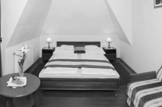 Gosztola Gyngye-az erd szllodja - Oktber 23. (min. 3 j)