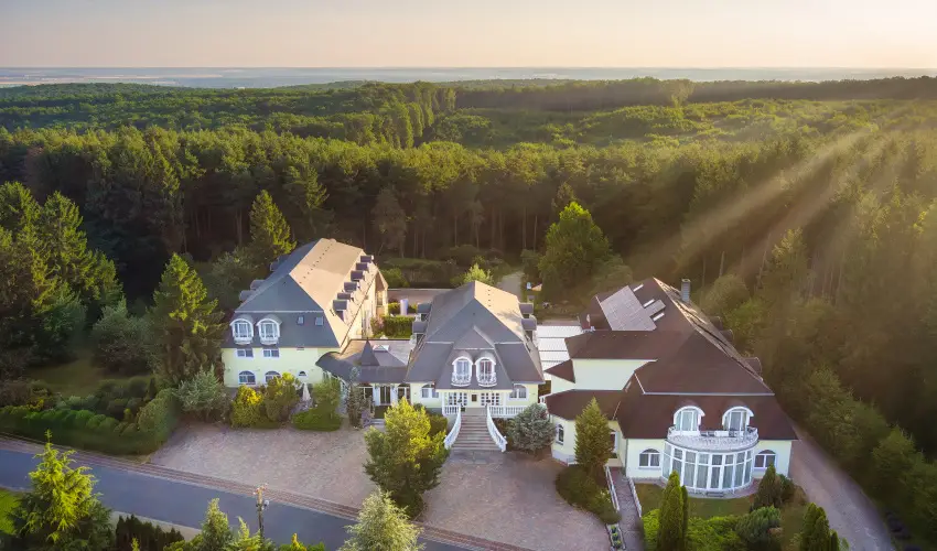 Gosztola Gyngye-az erd szllodja Gosztola - Oktber 23. (min. 3 j)