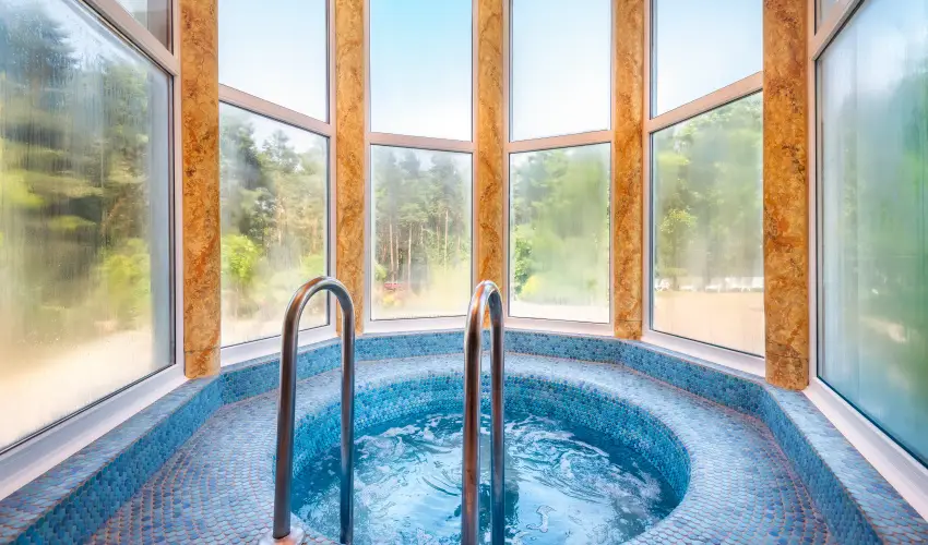 Gosztola Gyngye-az erd szllodja Gosztola - Oktber 23. (min. 3 j)