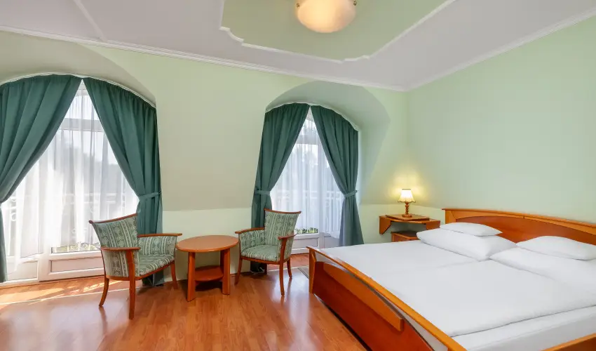 Gosztola Gyngye-az erd szllodja Gosztola - Oktber 23. (min. 3 j)