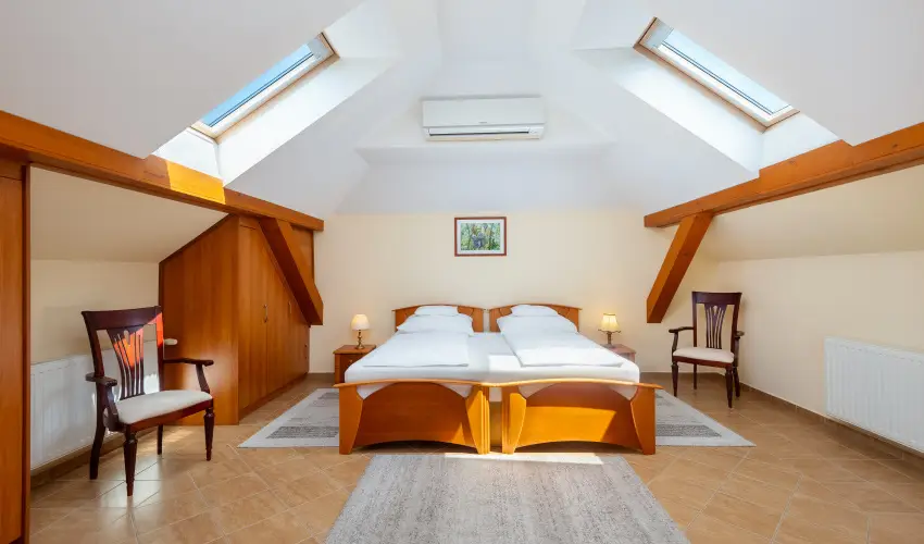 Gosztola Gyngye-az erd szllodja Gosztola - Oktber 23. (min. 3 j)