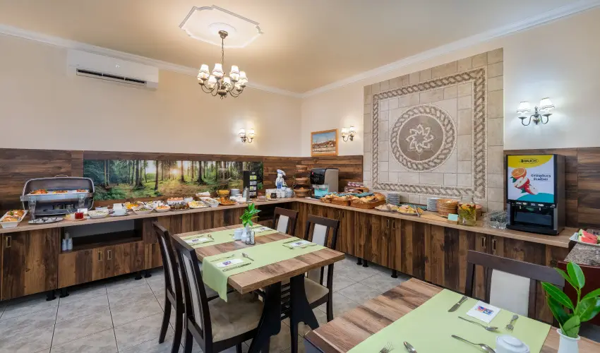 Gosztola Gyngye-az erd szllodja Gosztola - Oktber 23. (min. 3 j)