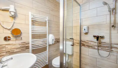 Gosztola Gyngye-az erd szllodja Gosztola