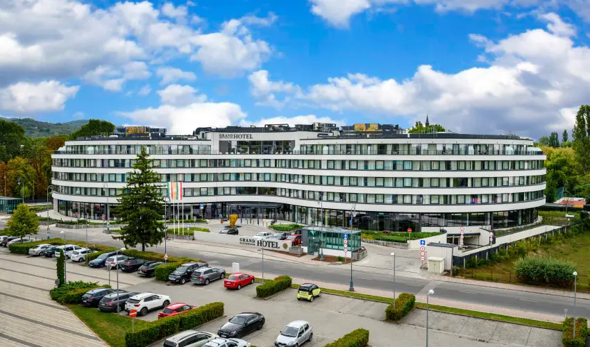 Grand Hotel Esztergom Esztergom - Oktber 23. (min. 2 j)