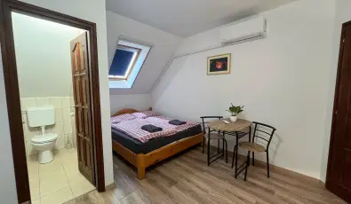 Gyulavez�r-Csob�nci Pihen� Vend�gh�z Gyulakeszi