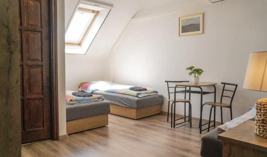 Gyulavez�r-Csob�nci Pihen� Vend�gh�z Gyulakeszi - Okt�ber 23. (min. 2 �j)