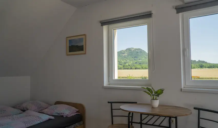 Gyulavez�r-Csob�nci Pihen� Vend�gh�z Gyulakeszi - Okt�ber 23. (min. 2 �j)