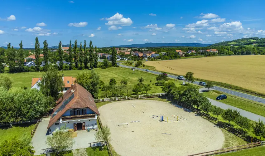 Gyulavez�r Lovasbirodalma Panzi�  Gyulakeszi - Okt�ber 23. (min. 2 �j)