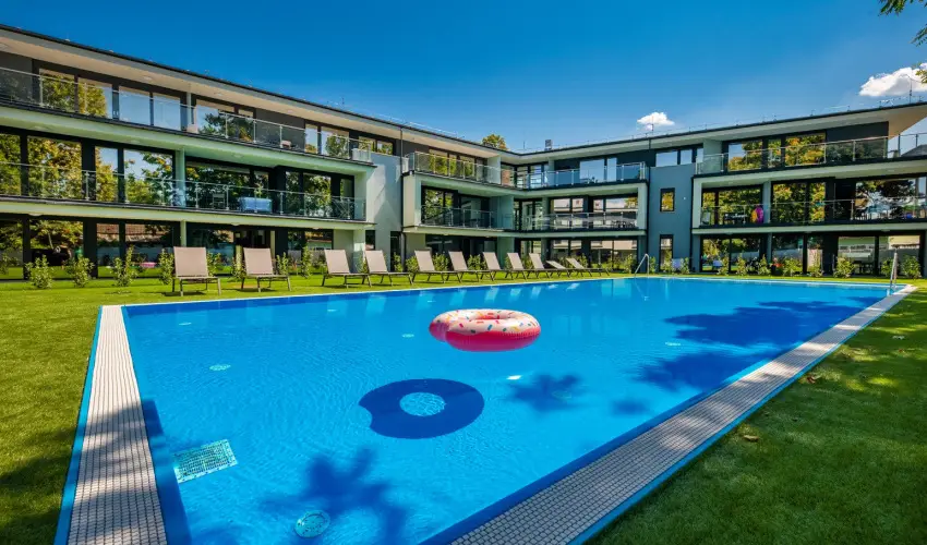 H55 Balatonlelle Apartmanhzak Balatonlelle - Oktber 23. (min. 2 j)