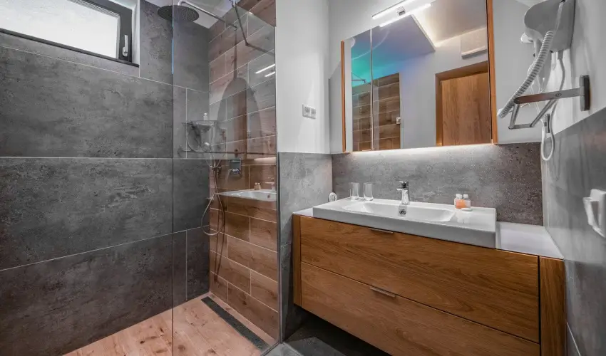 H55 Balatonlelle Apartmanhzak Balatonlelle - Oktber 23. (min. 2 j)