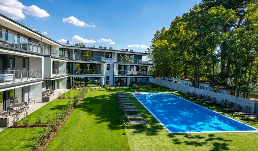 H55 Balatonlelle Apartmanhzak Balatonlelle - Oktber 23. (min. 2 j)