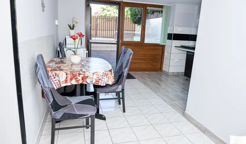 Hajnal Apartman Hajdszoboszl - Oktber 23. (min. 2 j)