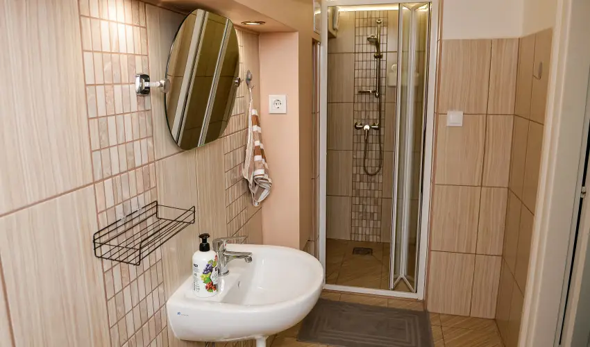 Hajnal Apartman Hajdszoboszl - Oktber 23. (min. 2 j)