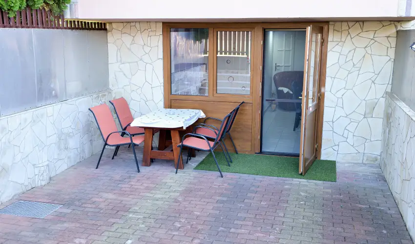 Hajnal Apartman Hajdszoboszl - Oktber 23. (min. 2 j)