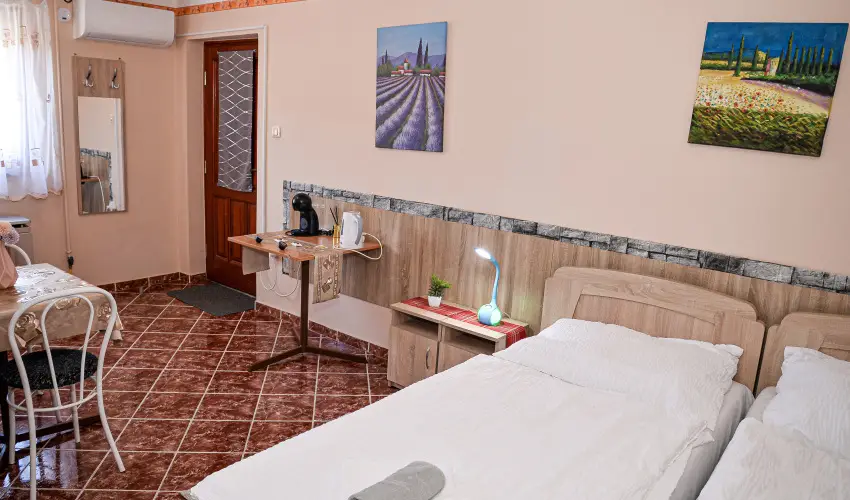 Hajnal Apartman Hajdszoboszl - Oktber 23. (min. 2 j)