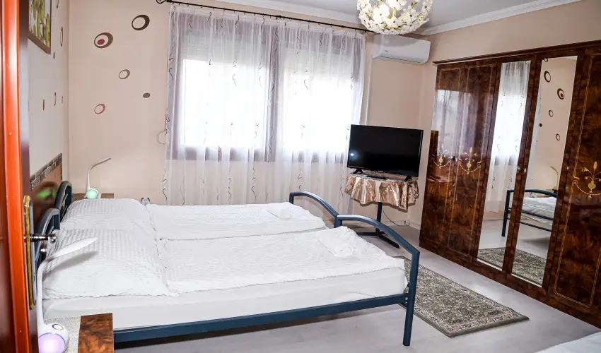 Hajnal Apartman Hajdszoboszl - Oktber 23. (min. 2 j)