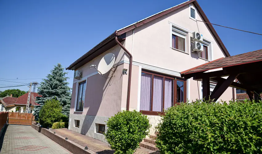 Hajnal Apartman Hajdszoboszl - Oktber 23. (min. 2 j)