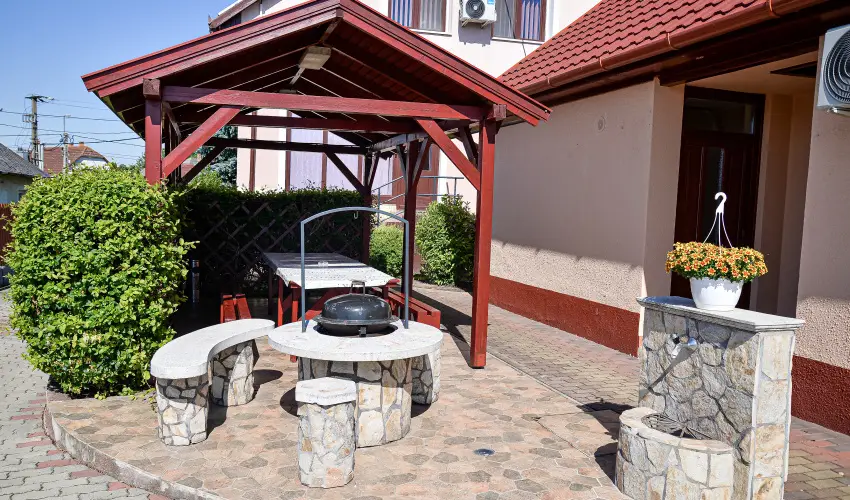 Hajnal Apartman Hajdszoboszl - Oktber 23. (min. 2 j)