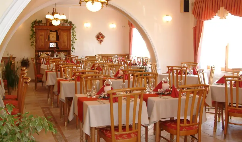 Hajd Kastly Hotel Hajdszoboszl - Oktber 23. (min. 3 j)