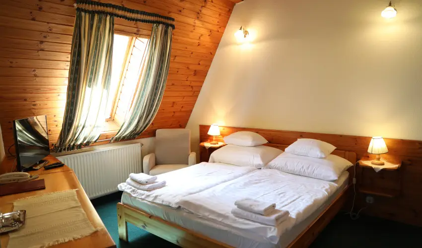Hajd Kastly Hotel Hajdszoboszl - Oktber 23. (min. 3 j)
