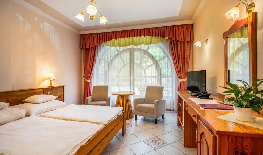 Hajd� Kast�ly Hotel Hajd�szoboszl� - Okt�ber 23. (min. 3 �j)