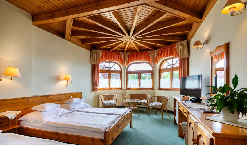 Hajd� Kast�ly Hotel Hajd�szoboszl� - Okt�ber 23. (min. 3 �j)