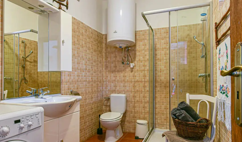 Halhza Vendghz Sirok - Oktber 23. (min. 2 j)