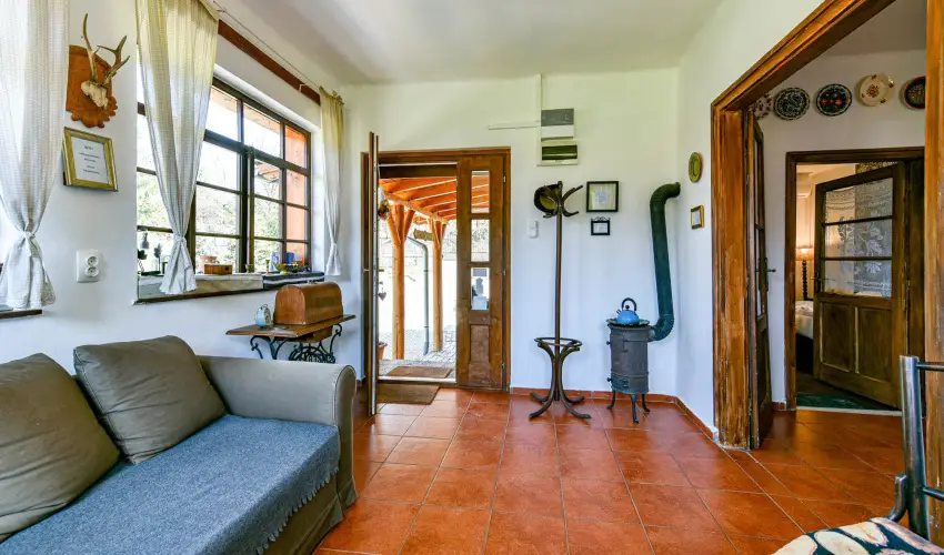 Halhza Vendghz Sirok - Oktber 23. (min. 2 j)