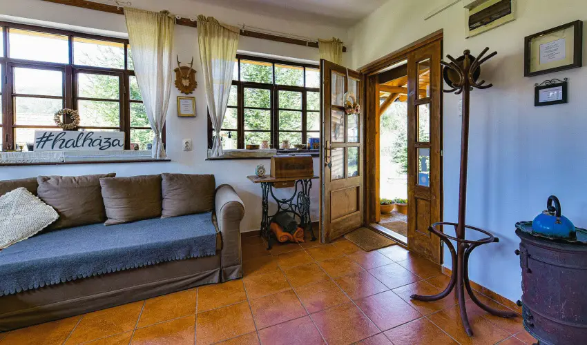 Halhza Vendghz Sirok - Oktber 23. (min. 2 j)