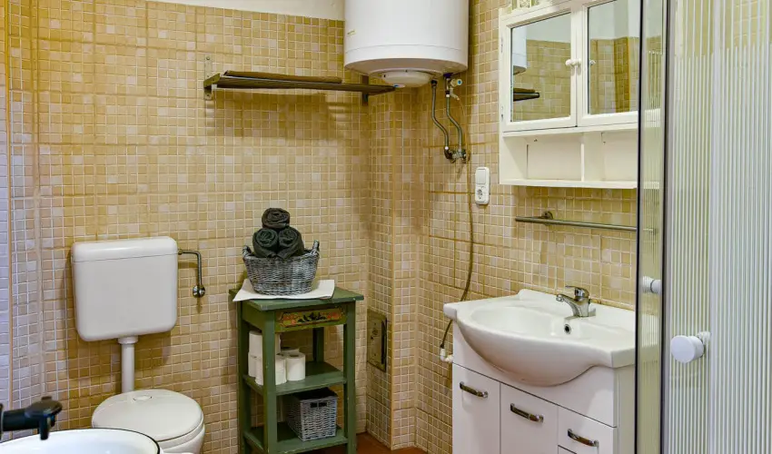 Halhza Vendghz Sirok - Oktber 23. (min. 2 j)