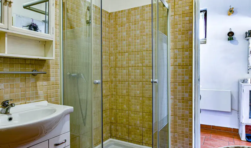 Halhza Vendghz Sirok - Oktber 23. (min. 2 j)