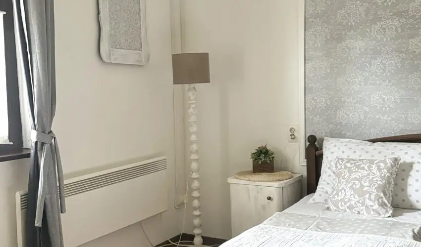 Halhza Vendghz Sirok - Oktber 23. (min. 2 j)