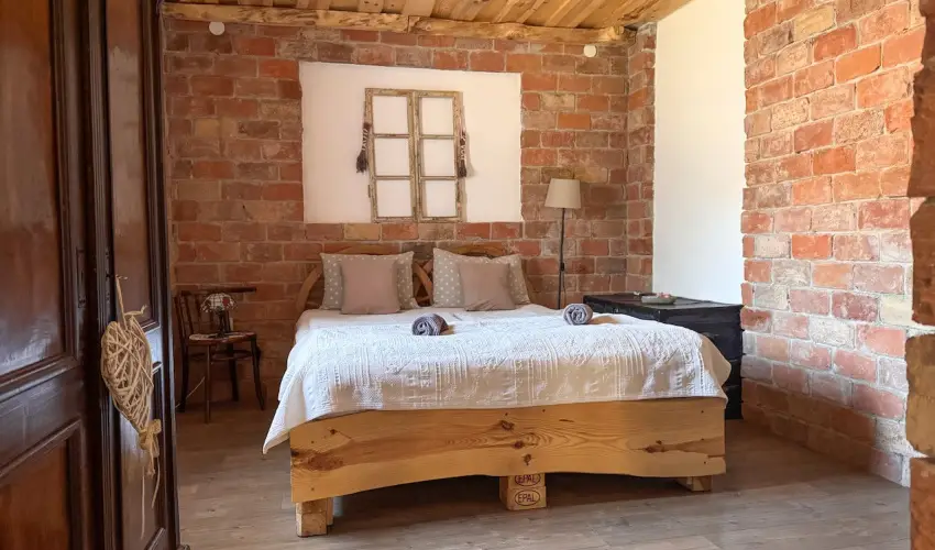 Halhza Vendghz Sirok - Oktber 23. (min. 2 j)