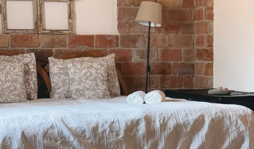 Halhza Vendghz Sirok - Oktber 23. (min. 2 j)