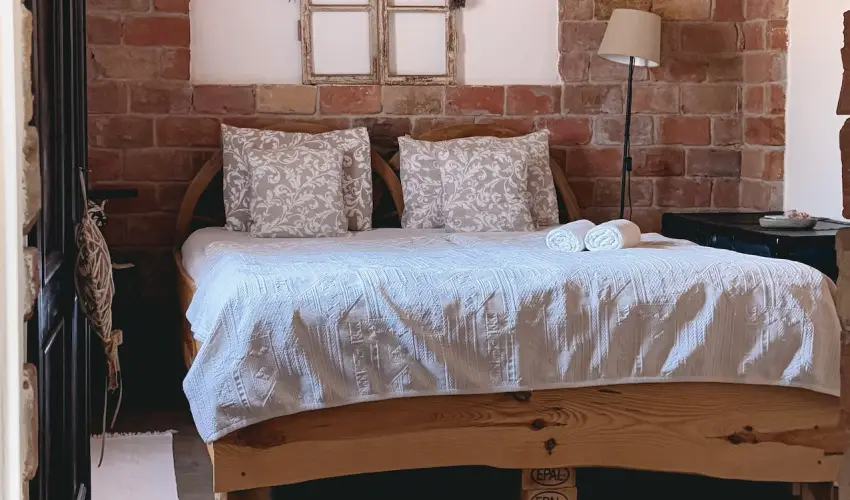 Halhza Vendghz Sirok - Oktber 23. (min. 2 j)