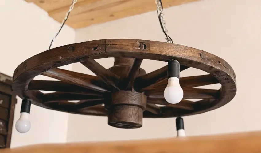 Halhza Vendghz Sirok - Oktber 23. (min. 2 j)