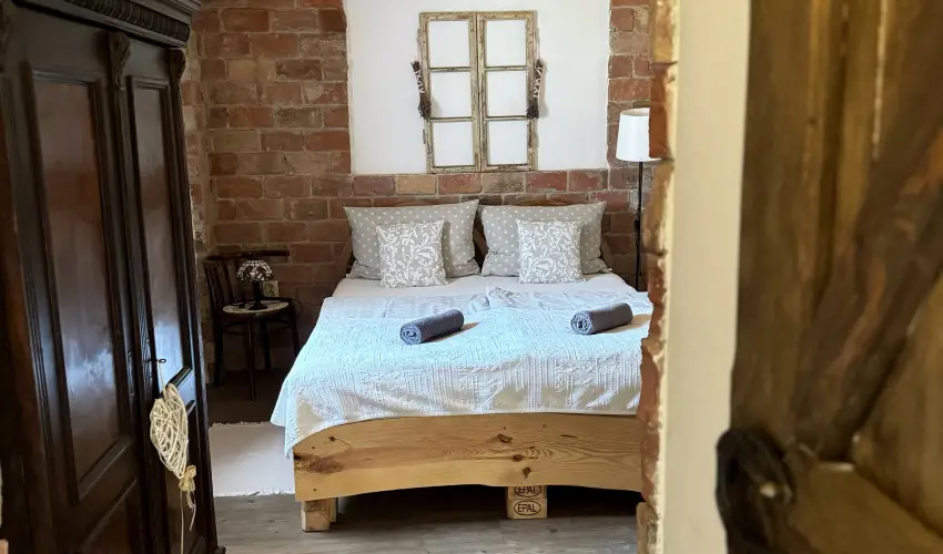 Halhza Vendghz Sirok - Oktber 23. (min. 2 j)