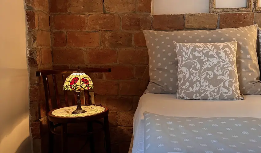 Halhza Vendghz Sirok - Oktber 23. (min. 2 j)