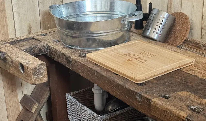 Halhza Vendghz Sirok - Oktber 23. (min. 2 j)