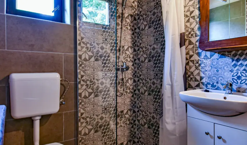 Halhza Vendghz Sirok - Oktber 23. (min. 2 j)