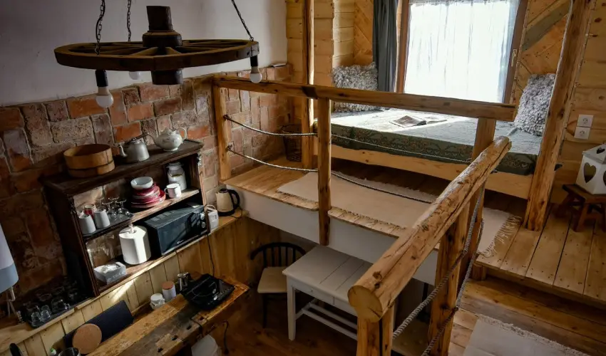 Halhza Vendghz Sirok - Oktber 23. (min. 2 j)