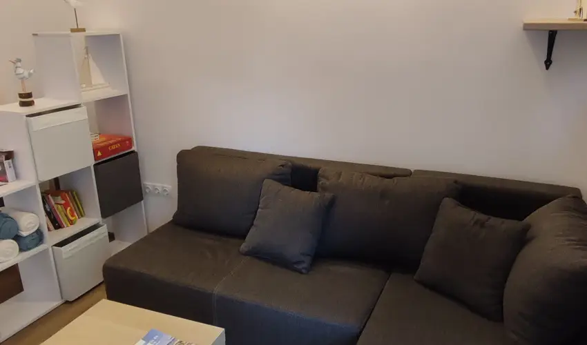 Hanga-lak Velence - Oktber 23. (min. 2 j)