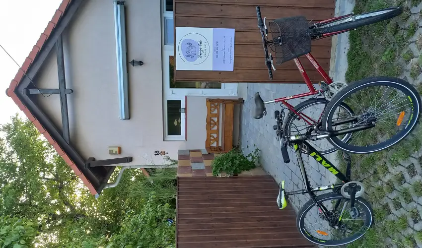 Hanga-lak Velence - Oktber 23. (min. 2 j)