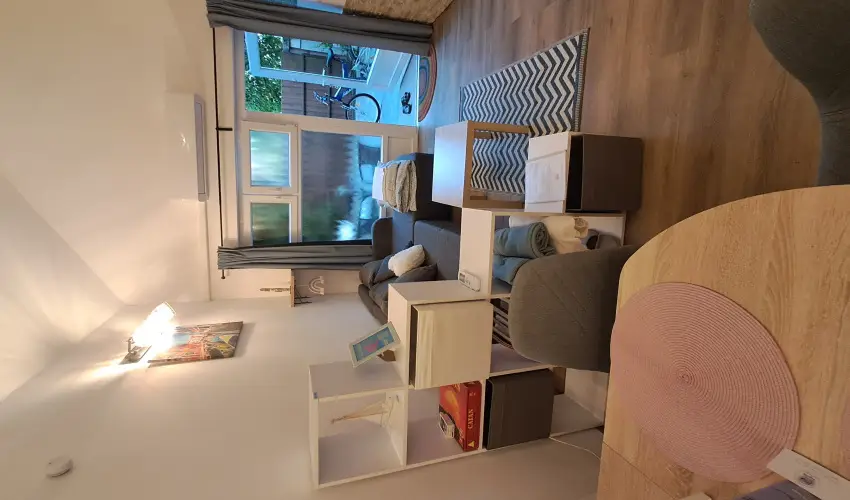 Hanga-lak Velence - Oktber 23. (min. 2 j)